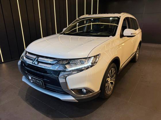 MITSUBISHI OUTLANDER 2.0 COMFORT 16V GASOLINA 4P AUTOMÁTICO MITSUBISHI OUTLANDER 2.0 COMFORT 16V GASOLINA 4P AUTOMÁTICO